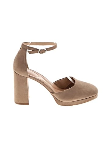 Kelly & Katie Heels (view 1)