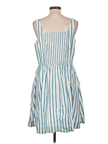 Old Navy Casual Dress (view 2)