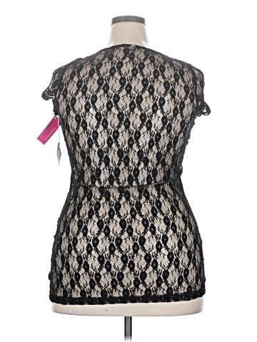 Xhilaration Short Sleeve Top (view 2)