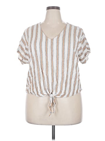 Ava & Viv Short Sleeve Top (view 1)