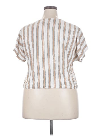 Ava & Viv Short Sleeve Top (view 2)