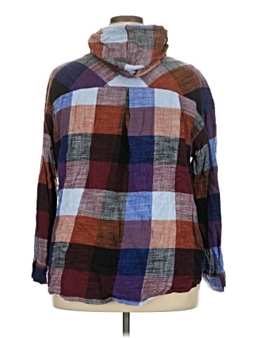 Maurices Long Sleeve Button-Down Shirt (view 2)