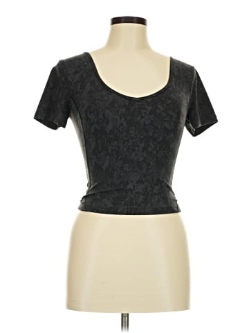 Lululemon Athletica Short Sleeve T-Shirt (view 1)