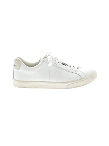 VEJA Sneakers (view 1)