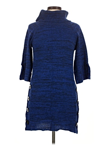 Alyn Paige Poncho (view 1)