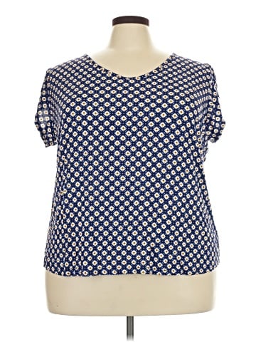 Liz Claiborne Short Sleeve T-Shirt (view 1)