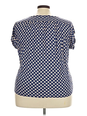 Liz Claiborne Short Sleeve T-Shirt (view 2)