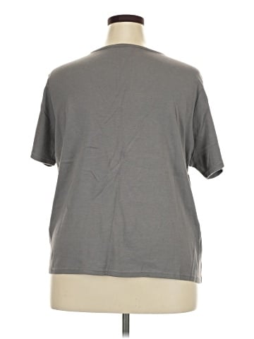 Liz Claiborne Short Sleeve T-Shirt (view 2)