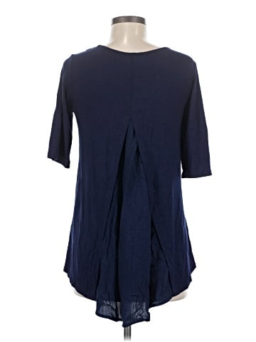 Line & Dot 3/4 Sleeve Top (view 2)