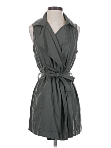 Gap Outlet Vest (view 1)