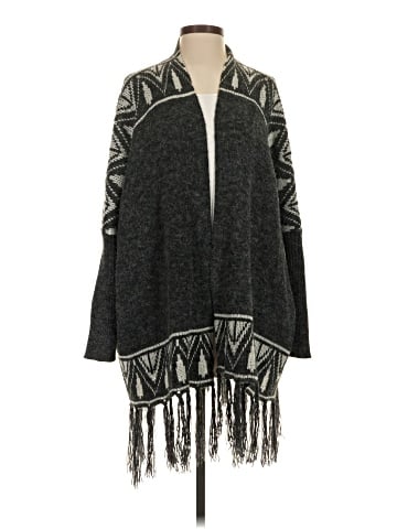 Debut Poncho (view 1)