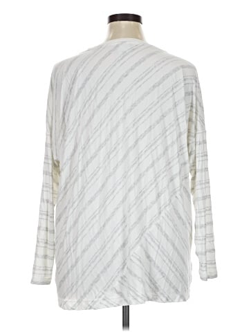 CAbi Long Sleeve Top (view 2)