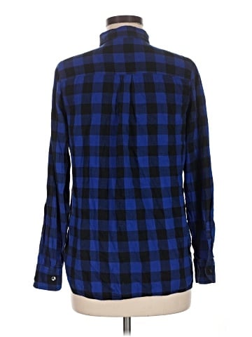 Old Navy Long Sleeve Button-Down Shirt (view 2)