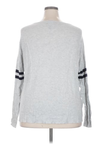 American Eagle Outfitters Pullover Sweater (view 2)