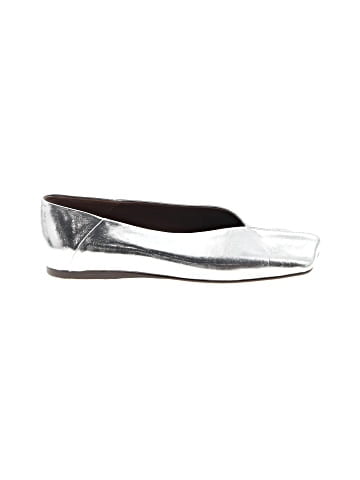 Unbranded Flats (view 1)
