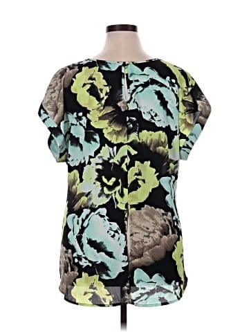 Lane Bryant Outlet Short Sleeve Blouse (view 2)