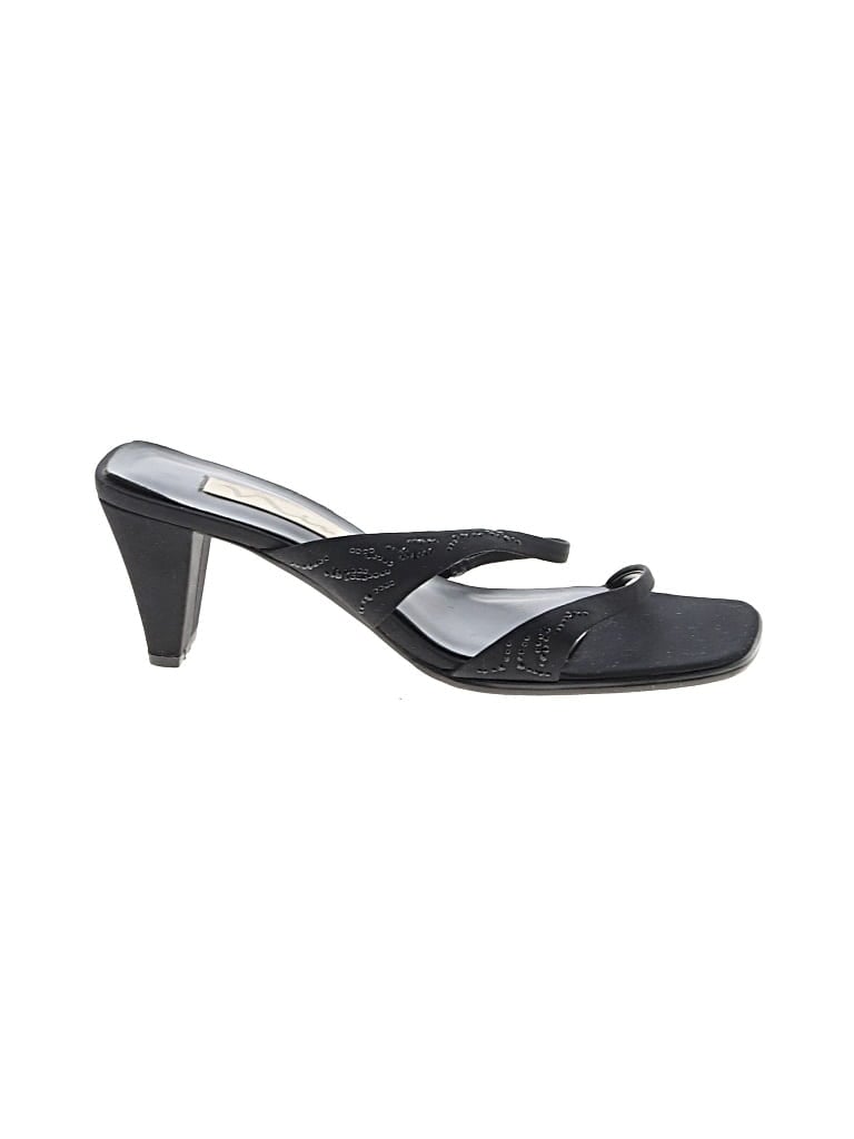 Pre-owned Nina Sandals In Black