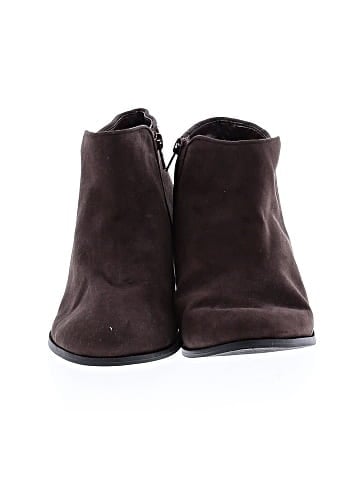 Amazon Essentials Ankle Boots (view 2)