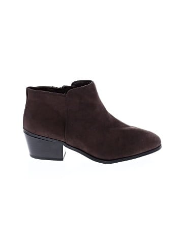 Amazon Essentials Ankle Boots (view 1)