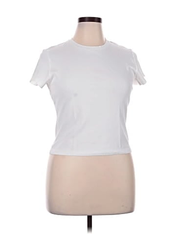 Uniqlo Short Sleeve T-Shirt (view 1)