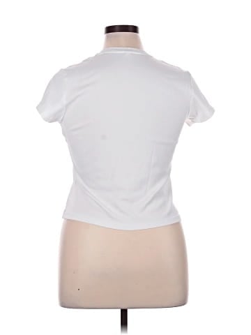 Uniqlo Short Sleeve T-Shirt (view 2)
