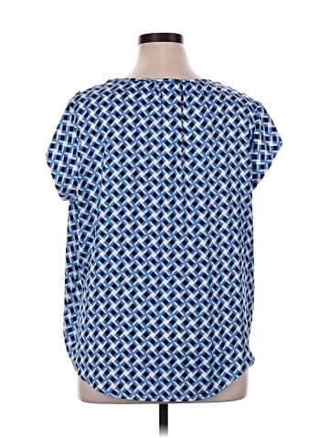 Liz Claiborne Short Sleeve T-Shirt (view 2)