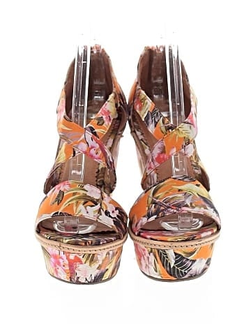 Miss Albright Wedges (view 2)