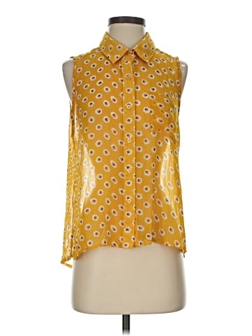 Sans Souci Sleeveless Button-Down Shirt (view 1)