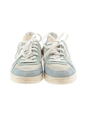VEJA Sneakers (view 2)