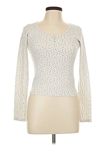 Brandy Melville Long Sleeve T-Shirt (view 1)