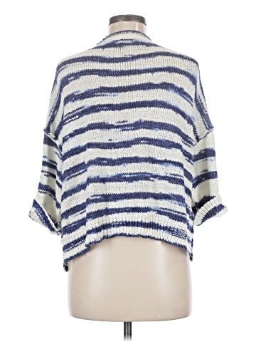 Romeo & Juliet Couture Pullover Sweater (view 2)