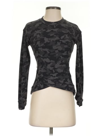 Lululemon Athletica Long Sleeve T-Shirt (view 1)