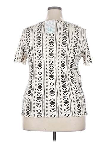 Lularoe Short Sleeve Top (view 2)