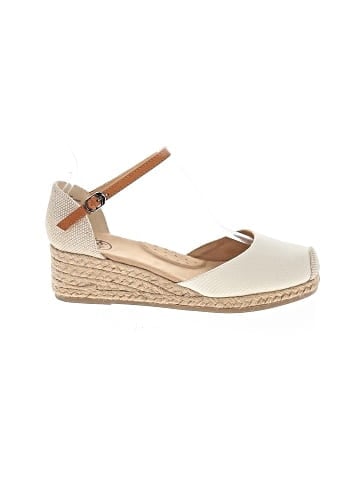 White Mountain Wedges (view 1)