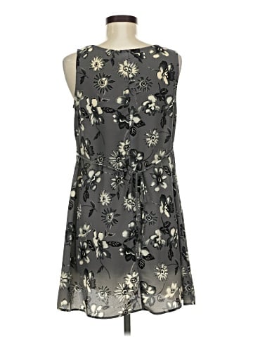 La Belle Sleeveless Top (view 2)