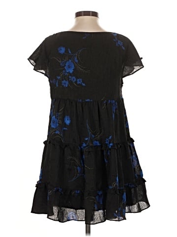 Urban Outfitters Casual Dress (view 2)