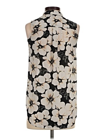 Dynamite Sleeveless Blouse (view 2)