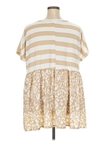 Lovely J Short Sleeve Top (view 2)