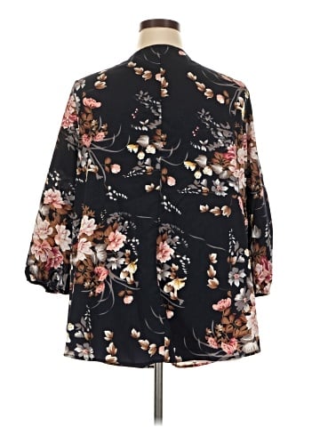 BLOOMCHIC 3/4 Sleeve Blouse (view 2)