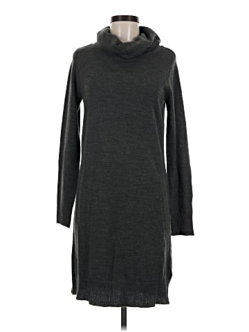 Daisy Fuentes Turtleneck Sweater (view 1)