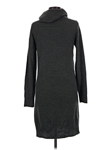 Daisy Fuentes Turtleneck Sweater (view 2)