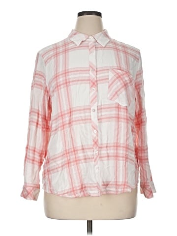 Maurices Long Sleeve Button-Down Shirt (view 1)