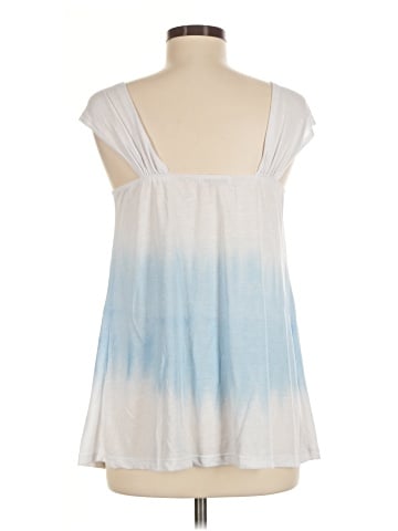 Romeo & Juliet Couture Sleeveless Blouse (view 2)