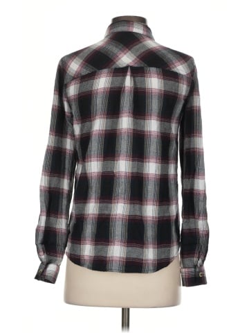 Maurices Long Sleeve Button-Down Shirt (view 2)
