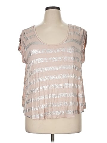 Jennifer Lopez Sleeveless T-Shirt (view 1)