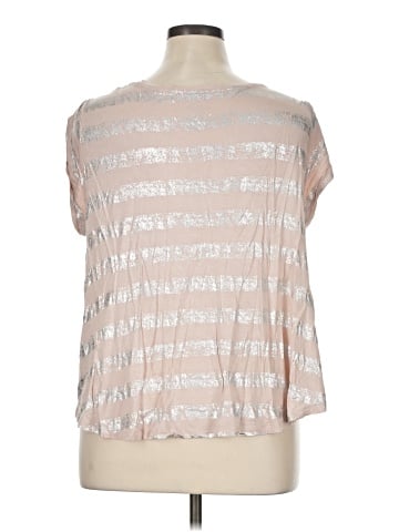 Jennifer Lopez Sleeveless T-Shirt (view 2)