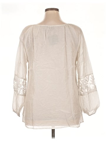 Lululemon Athletica 3/4 Sleeve T-Shirt (view 2)
