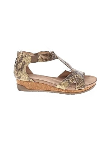 Adrienne Vittadini Wedges (view 1)