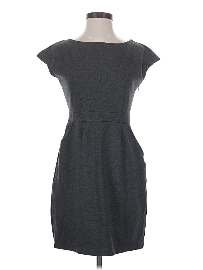 Pre-owned Quince Casual Dress In Gray