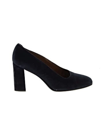 Stuart Weitzman Heels (view 1)